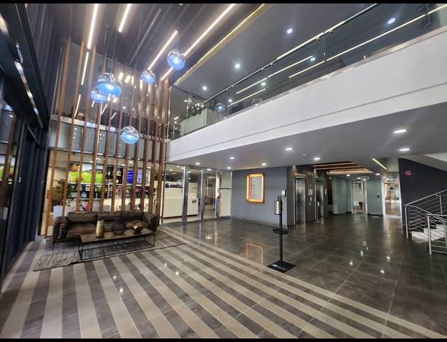 307M² OFFICE TO LET IN VORNA VALLEY